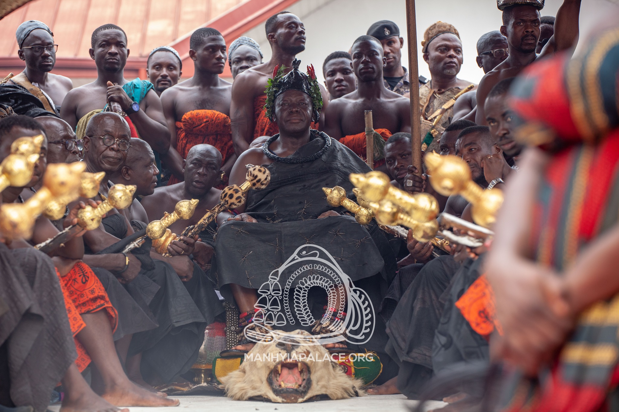 Asantehene Pays Last Respect To Deceased Paramount Chief Of Agona ...