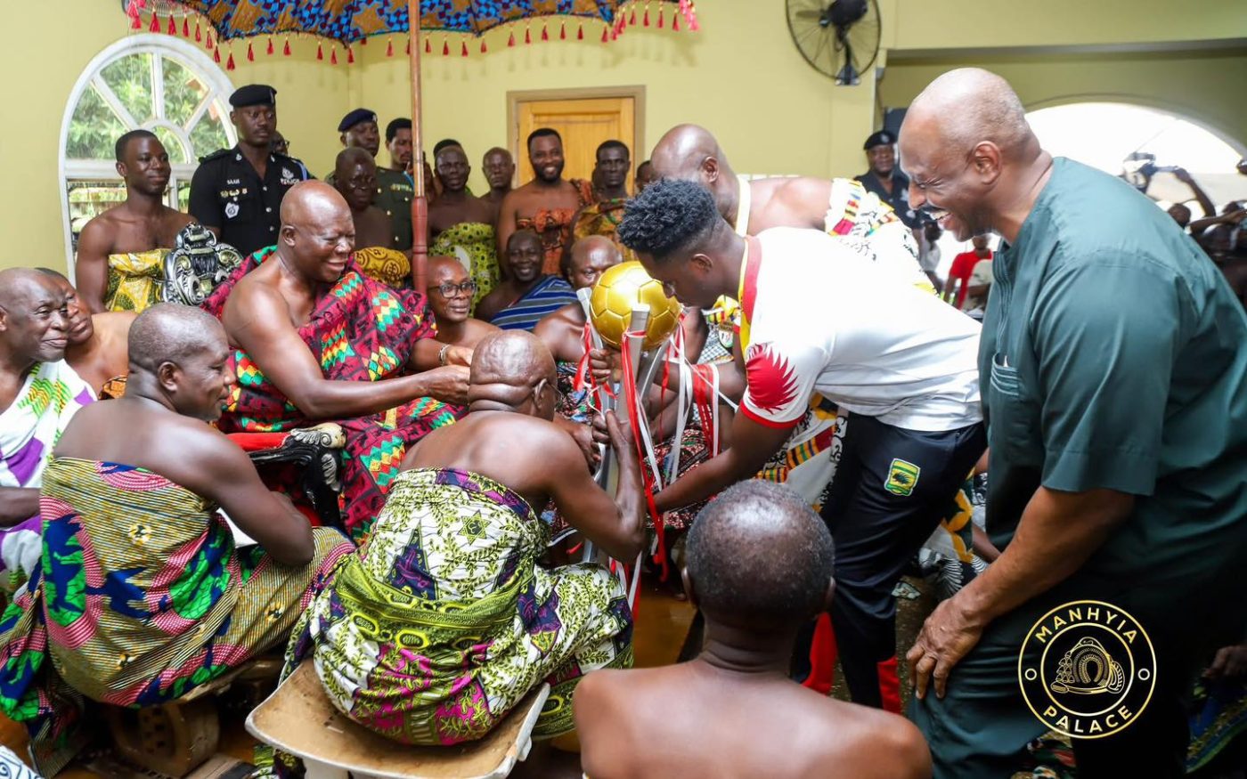 Kotoko Presents MTN FA Cup Trophy to Asantehene