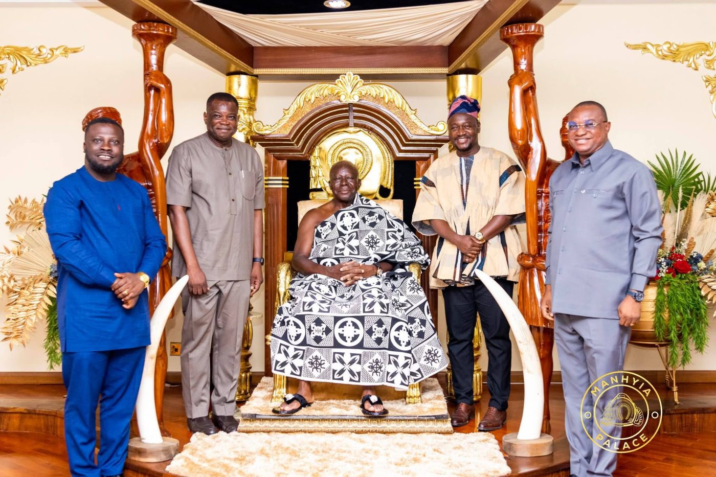 Otumfuo Urges Roads Minister to Fix Sewua Road to Operationalise Hospital